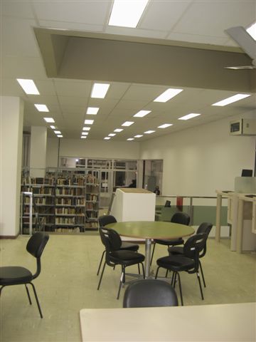 A Biblioteca ficou fechada 5 meses para reforma, em 2009.